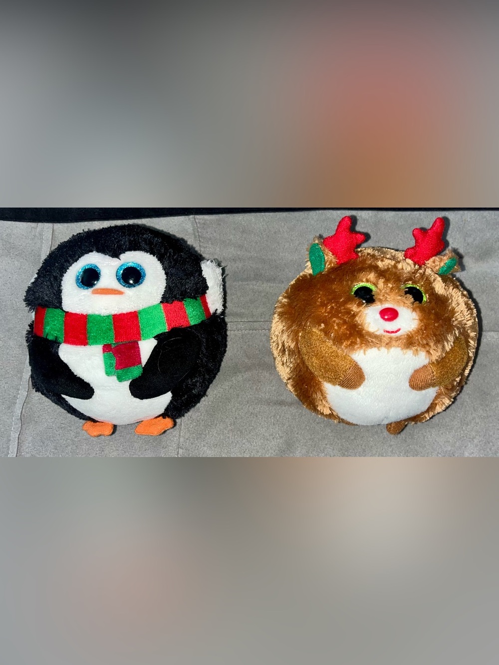 2 Medium Christmas Ty Beanie Balls (Penguin & Reindeer) - EXCELLENT CONDITION